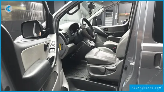 HYUNDAI STAREX VAN 5-SEATER