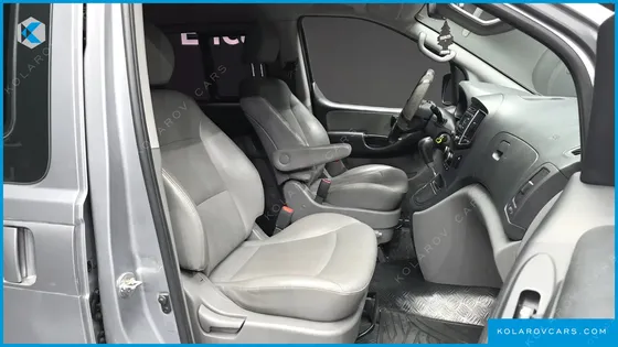 HYUNDAI STAREX VAN 5-SEATER