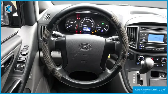 HYUNDAI STAREX VAN 5-SEATER
