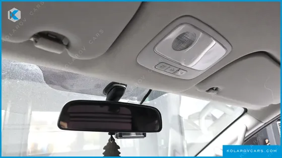 HYUNDAI STAREX VAN 5-SEATER