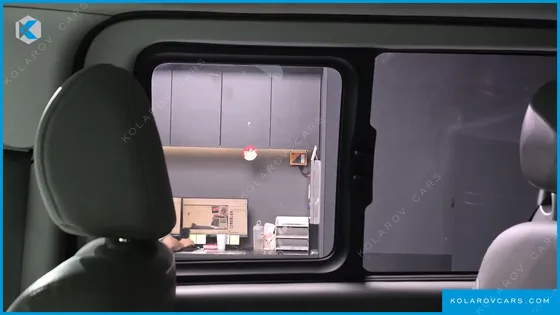 HYUNDAI STAREX VAN 5-SEATER