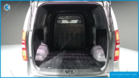 HYUNDAI STAREX VAN 5-SEATER