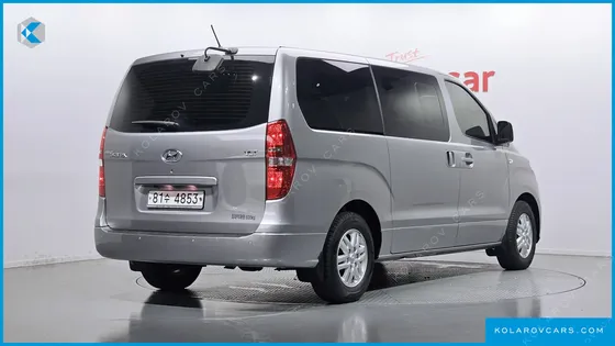 HYUNDAI STAREX VAN 5-SEATER