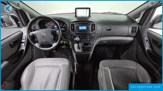 HYUNDAI STAREX VAN 5-SEATER