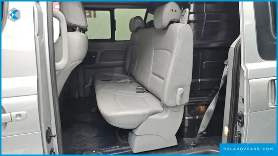 HYUNDAI STAREX VAN 5-SEATER