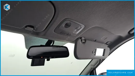 HYUNDAI STAREX VAN 5-SEATER