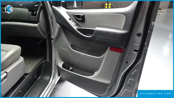 HYUNDAI STAREX WAGON 11-SEATER