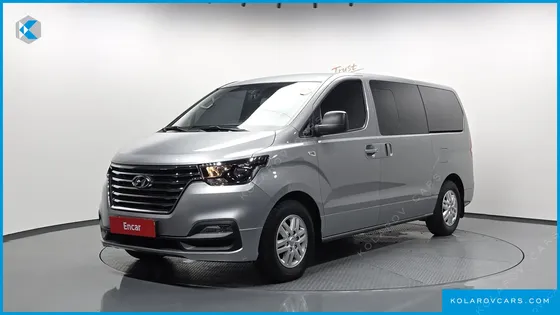 HYUNDAI STAREX VAN 5-SEATER
