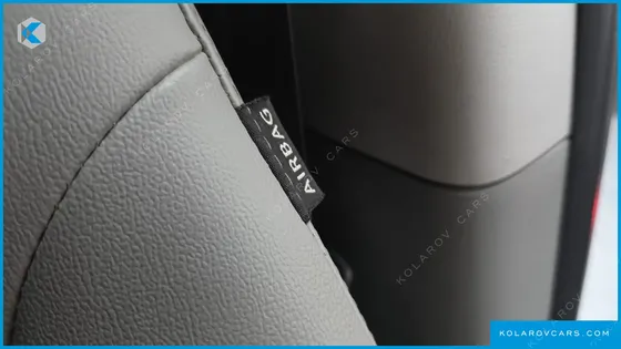 HYUNDAI STAREX VAN 5-SEATER