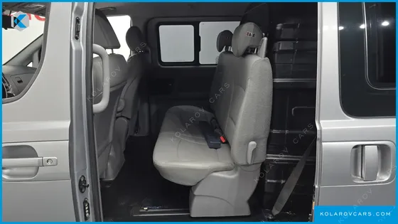 HYUNDAI STAREX VAN 5-SEATER