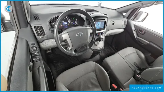 HYUNDAI STAREX VAN 3-SEATER