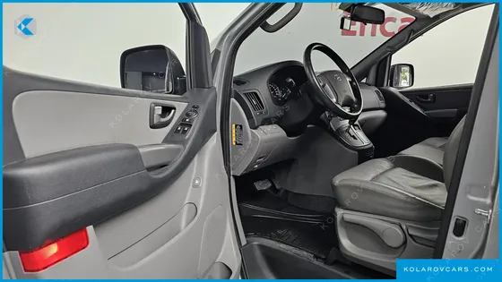 HYUNDAI STAREX VAN 3-SEATER