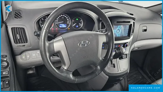 HYUNDAI STAREX VAN 3-SEATER
