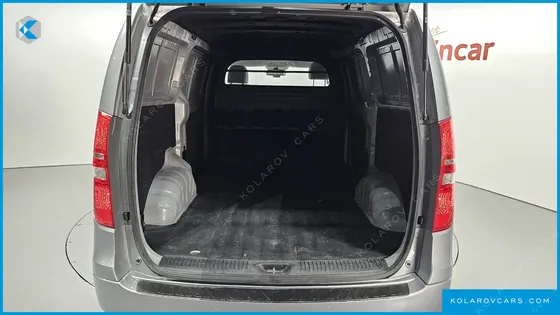 HYUNDAI STAREX VAN 3-SEATER