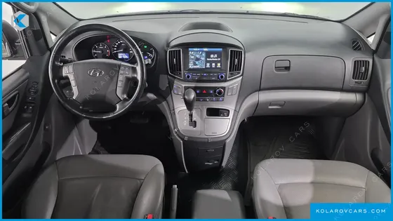 HYUNDAI STAREX VAN 5-SEATER