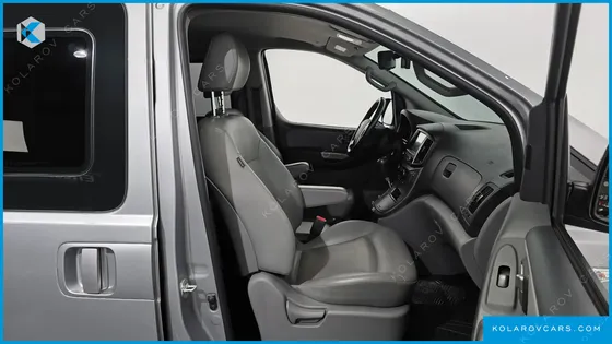 HYUNDAI STAREX VAN 5-SEATER