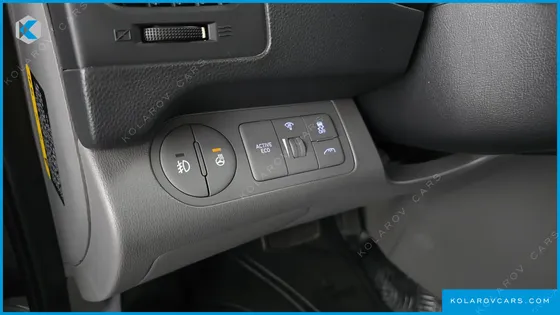 HYUNDAI STAREX VAN 5-SEATER