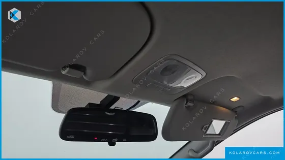 HYUNDAI STAREX VAN 5-SEATER