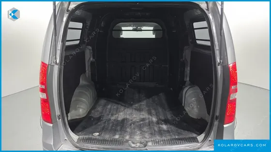 HYUNDAI STAREX VAN 5-SEATER