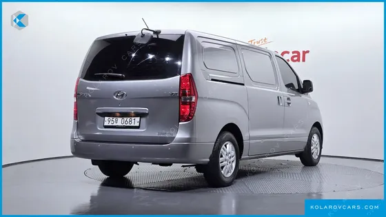 HYUNDAI STAREX VAN 3-SEATER