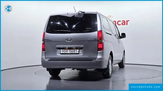 HYUNDAI STAREX VAN 3-SEATER