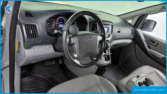 HYUNDAI STAREX VAN 3-SEATER