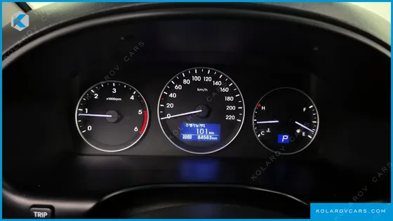 HYUNDAI STAREX VAN 3-SEATER