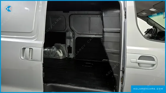 HYUNDAI STAREX VAN 3-SEATER