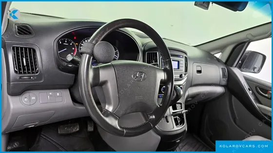 HYUNDAI STAREX VAN 3-SEATER