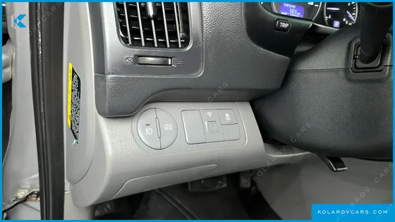 HYUNDAI STAREX VAN 3-SEATER