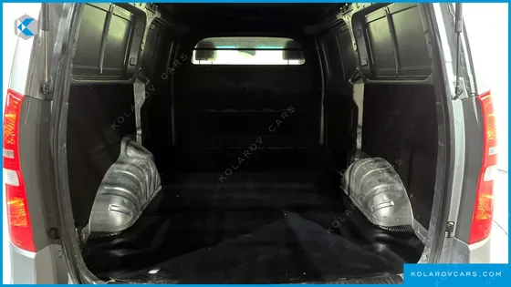 HYUNDAI STAREX VAN 3-SEATER