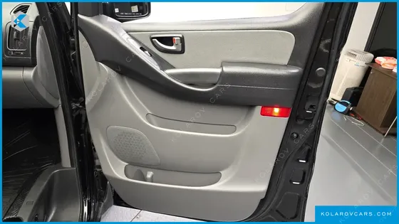 HYUNDAI STAREX WAGON 11-SEATER