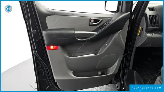 HYUNDAI STAREX WAGON 11-SEATER