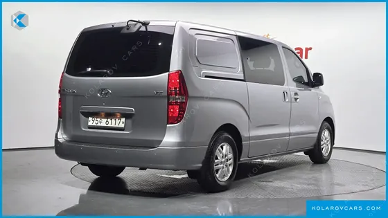 HYUNDAI STAREX VAN 5-SEATER