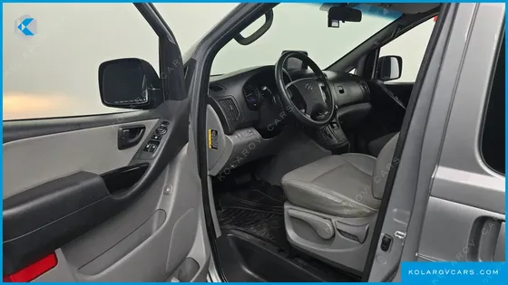 HYUNDAI STAREX VAN 5-SEATER
