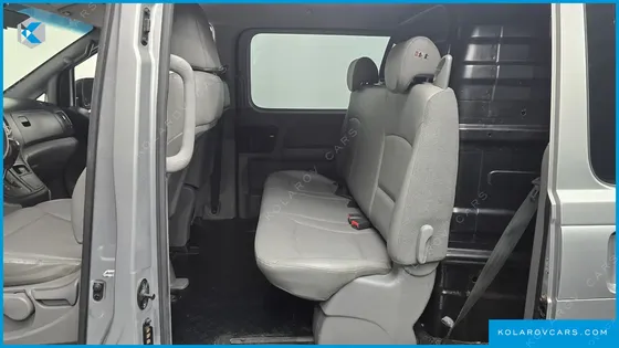 HYUNDAI STAREX VAN 5-SEATER