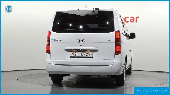 HYUNDAI STAREX VAN 5-SEATER