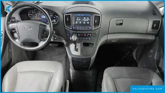 HYUNDAI STAREX VAN 5-SEATER