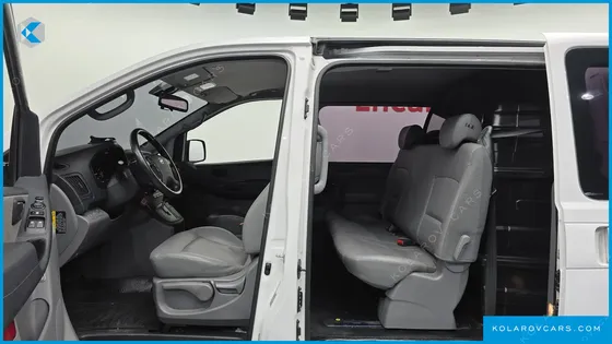 HYUNDAI STAREX VAN 5-SEATER