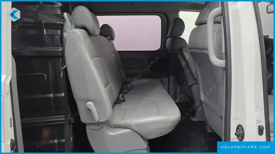 HYUNDAI STAREX VAN 5-SEATER