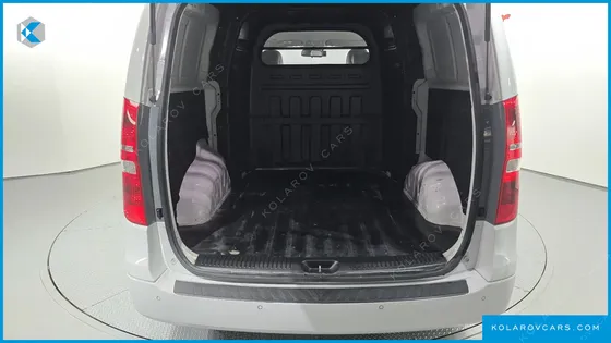 HYUNDAI STAREX VAN 5-SEATER