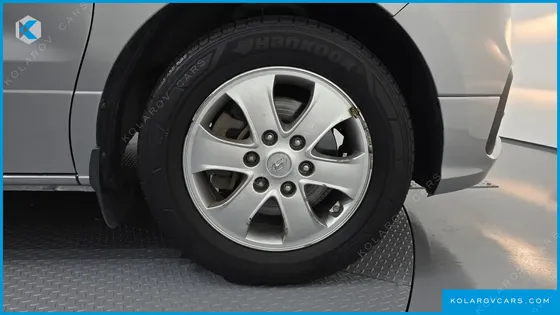 HYUNDAI STAREX WAGON 11-SEATER