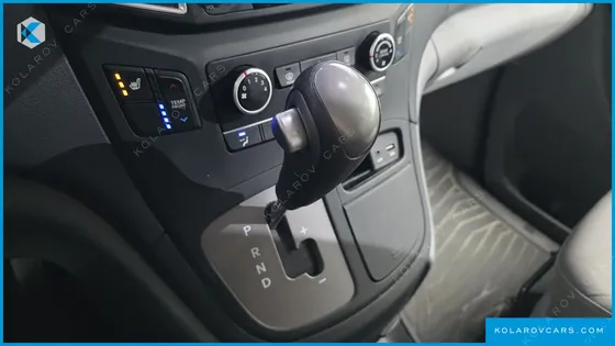 HYUNDAI STAREX WAGON 11-SEATER