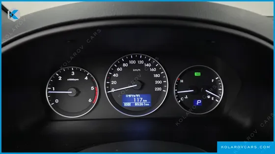 HYUNDAI STAREX VAN 3-SEATER