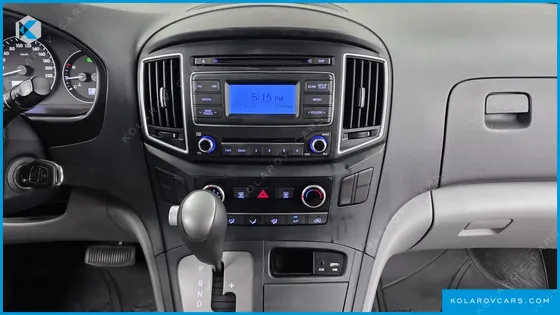 HYUNDAI STAREX VAN 3-SEATER