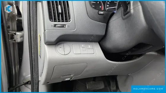 HYUNDAI STAREX VAN 3-SEATER