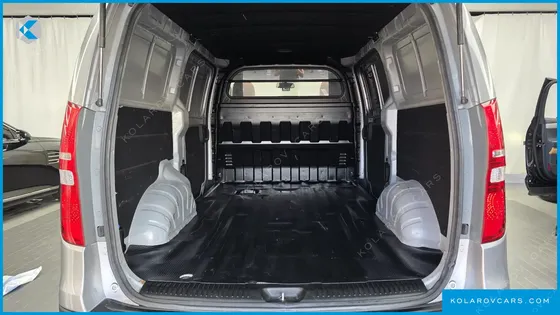 HYUNDAI STAREX VAN 3-SEATER