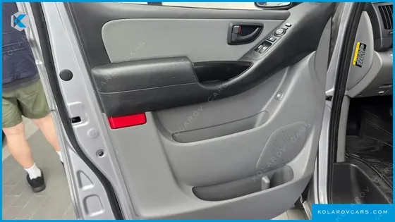 HYUNDAI STAREX VAN 3-SEATER