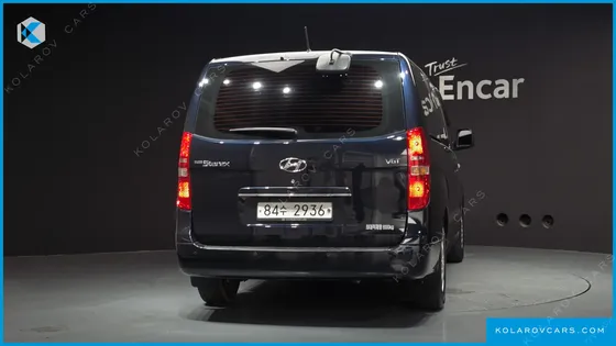 HYUNDAI STAREX VAN 5-SEATER