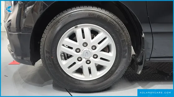 HYUNDAI STAREX VAN 5-SEATER